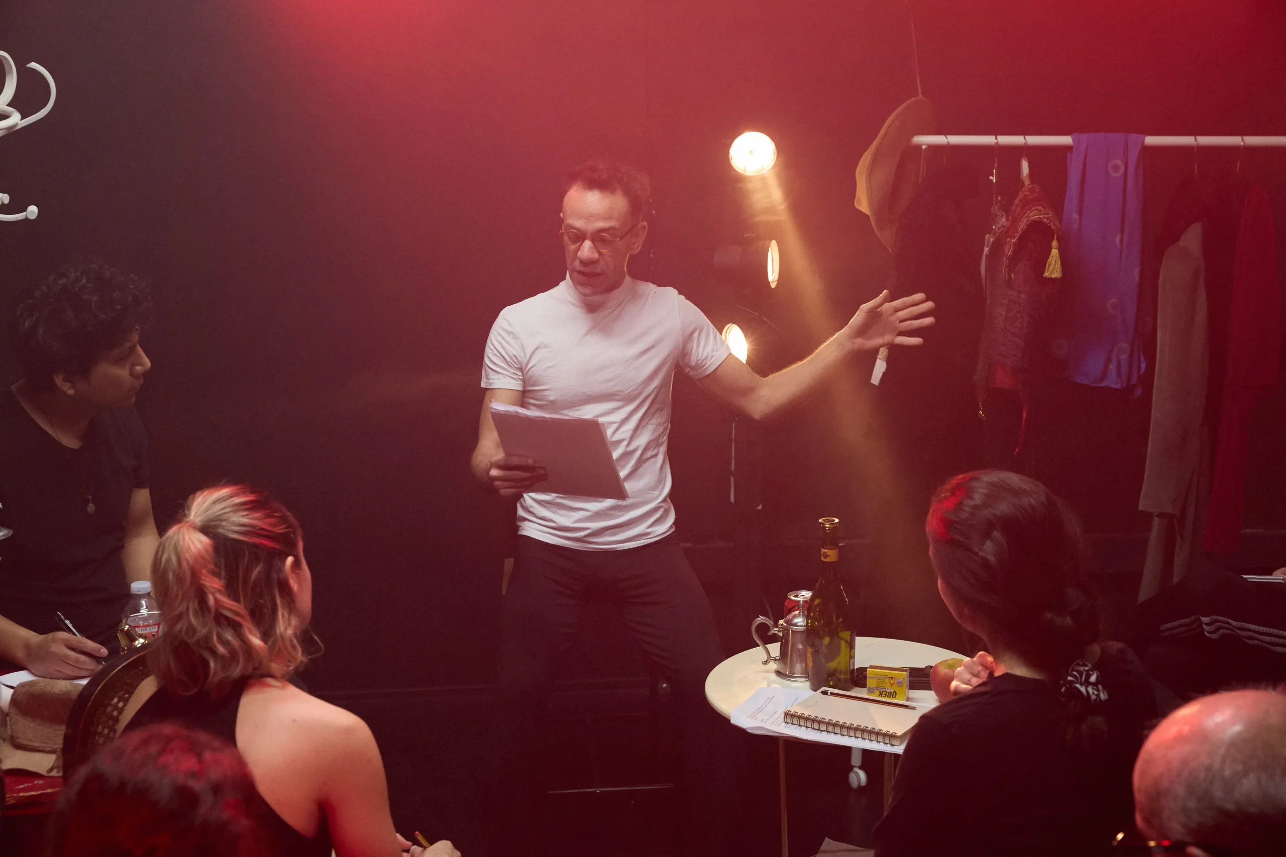 Entrenamiento actoral enfocado en cuerpo, voz y presencia escénica